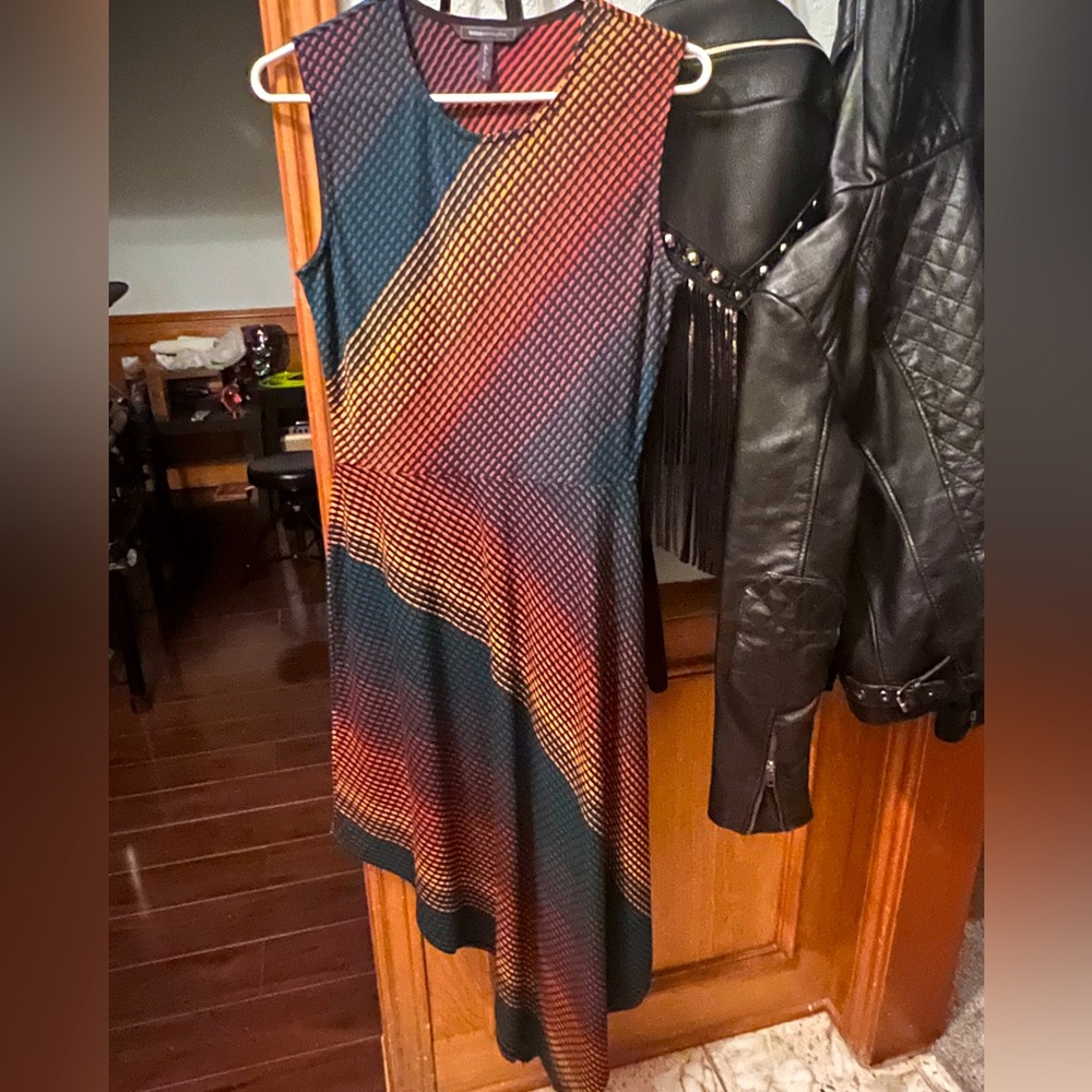 Bcbg sleeveless multicolored asymmetrical dress 👗
